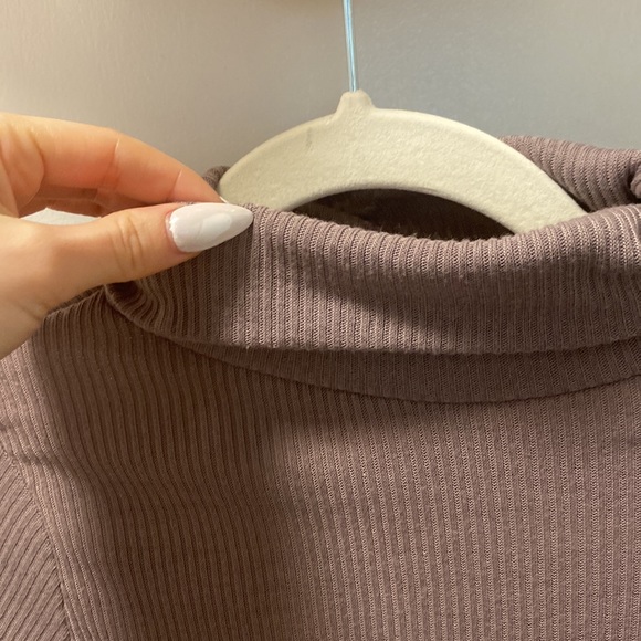 MISSGUIDED RIBBED TURTLE NECK DRESS - Picture 3 of 6